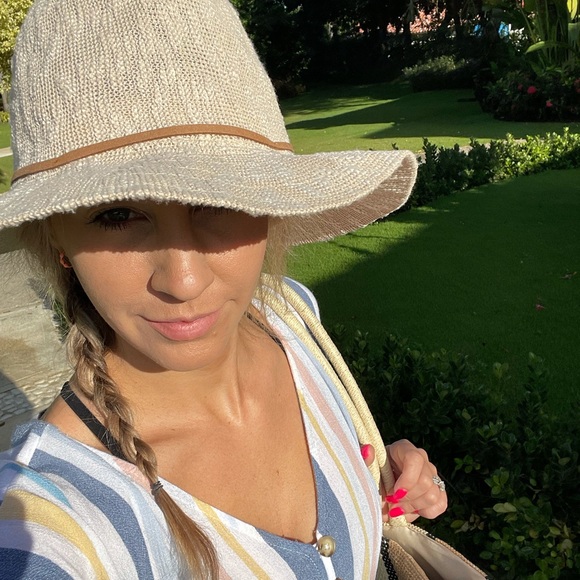 Meet your Posher, Brittany - Picture 1 of 1